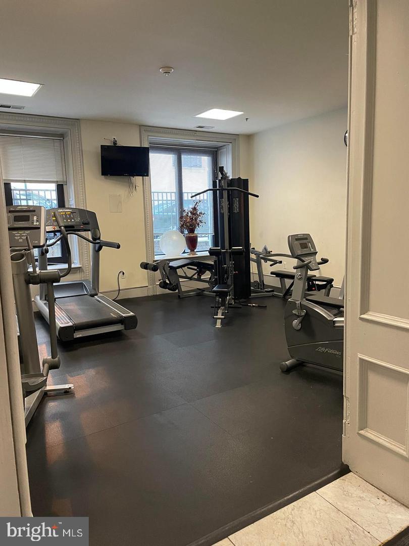 CENTER CITY - Residential Lease