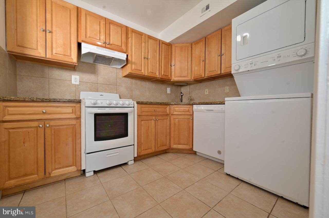 656 AZALEA DRIVE 4-656