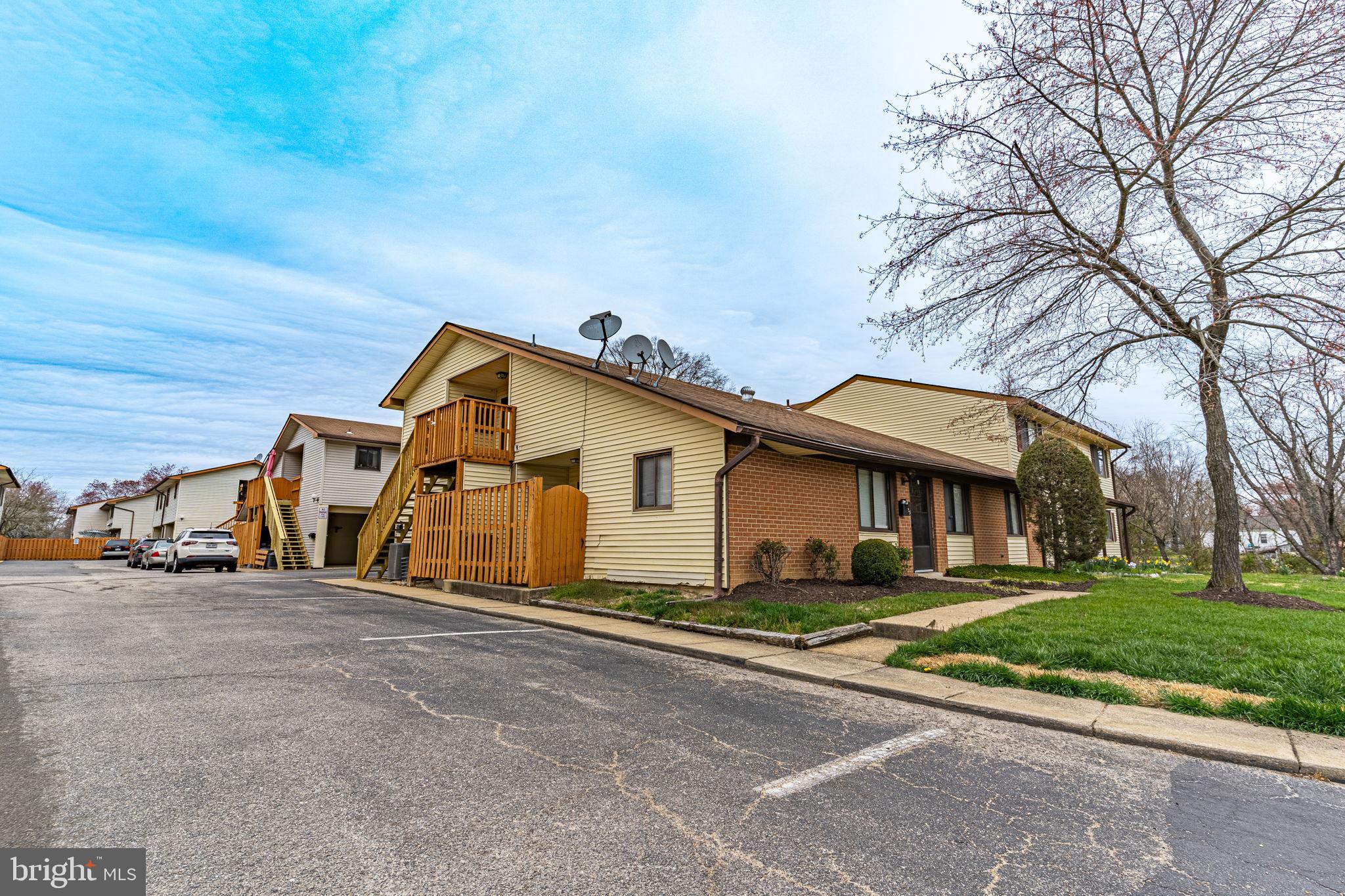 PINEWOOD LAWNS - Residential