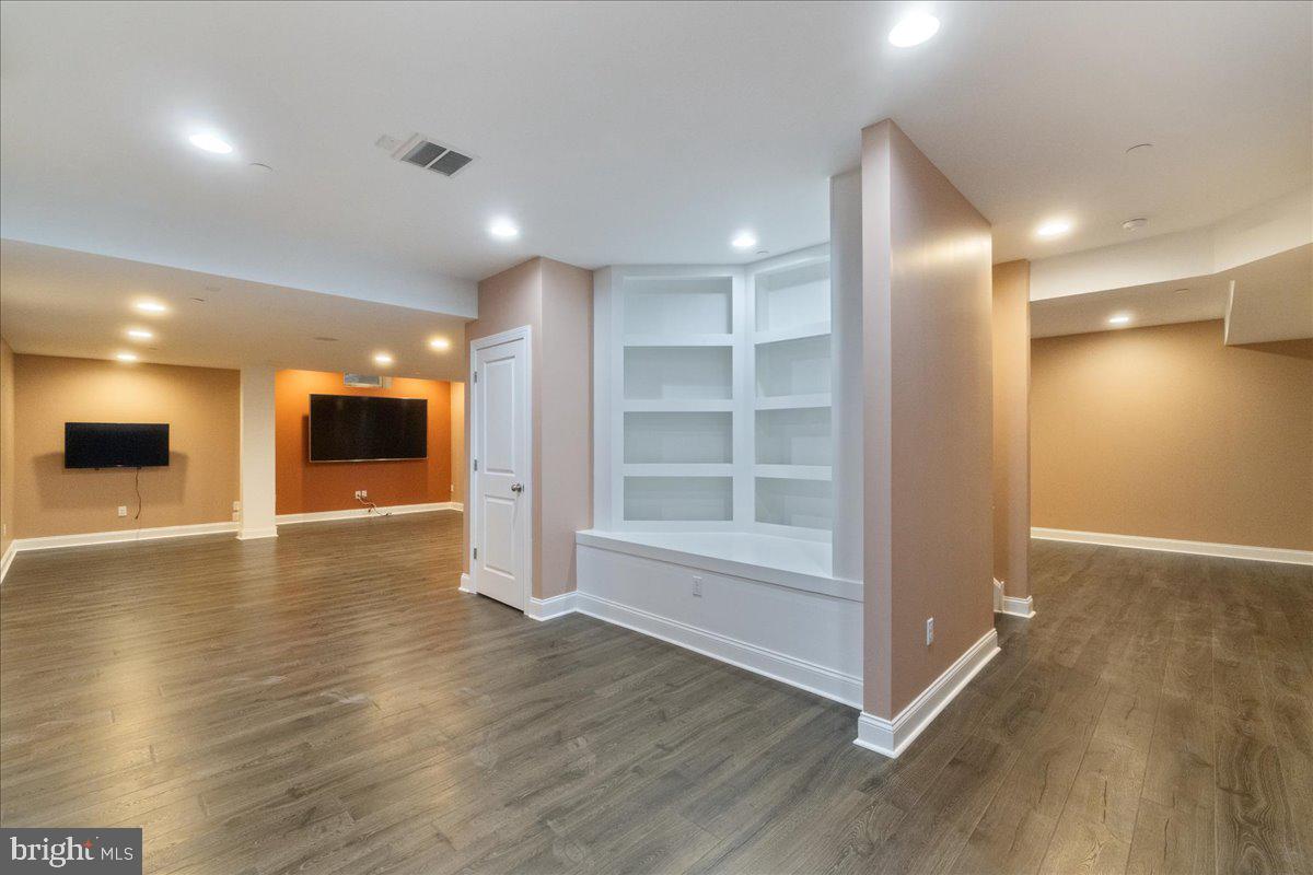 WOODLANDS AT WARWICK - Residential