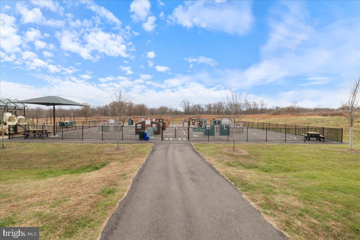 WOODLANDS AT WARWICK - Residential