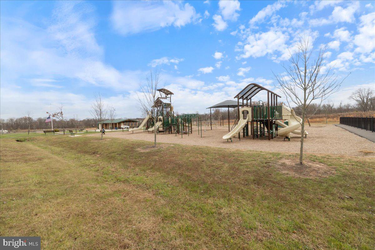 WOODLANDS AT WARWICK - Residential