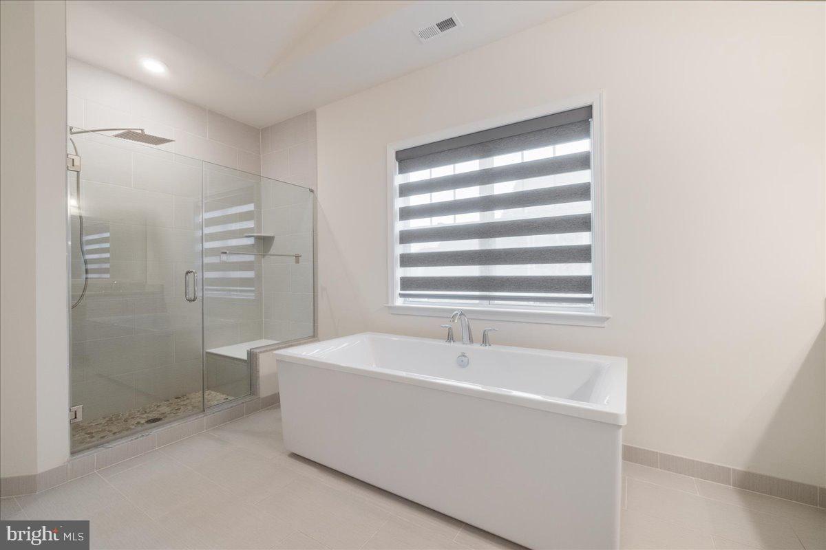 WOODLANDS AT WARWICK - Residential