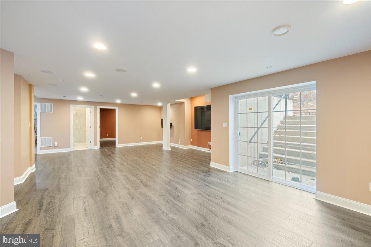 WOODLANDS AT WARWICK - Residential