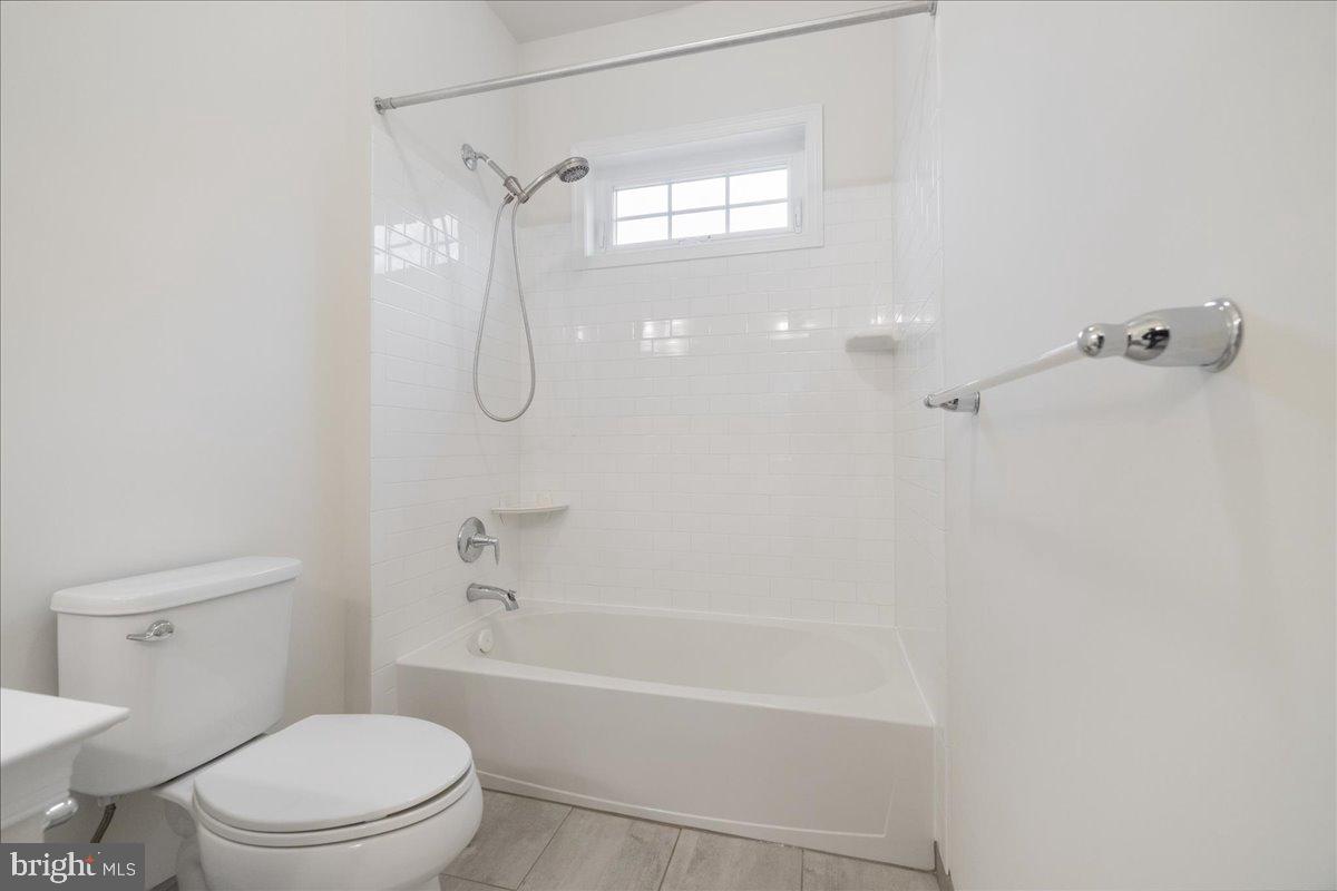 WOODLANDS AT WARWICK - Residential