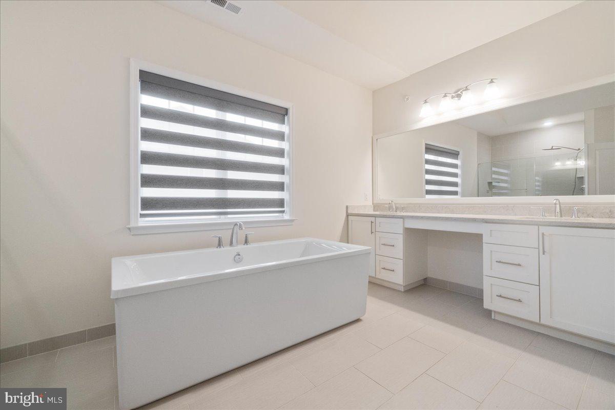 WOODLANDS AT WARWICK - Residential