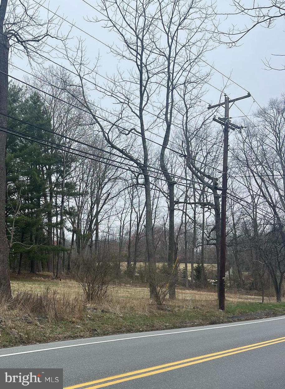 This 1.57-acre parcel of undeveloped land in Smithfield Township offers an excellent opportunity for future development. Zoned B2, this property provides potential for a variety of commercial or mixed-use ventures, though interested parties are encouraged to contact the township directly for specific permit and zoning information to ensure the land aligns with their intended use.
The property boasts easy access to Route 309 and I-80, making it an ideal location for businesses looking to tap into high-traffic areas. Situated adjacent to the Lehigh Valley Health Network, this land benefits from proximity to healthcare facilities and services, adding further value for potential commercial projects.
Whether you're looking to expand your business or explore new development opportunities, this versatile lot provides the perfect foundation for your next project.
Additional parcels for sale: (1) Vacant land, MLS# PAMR2004674 and (1) Residential MLS# PAMR2004680