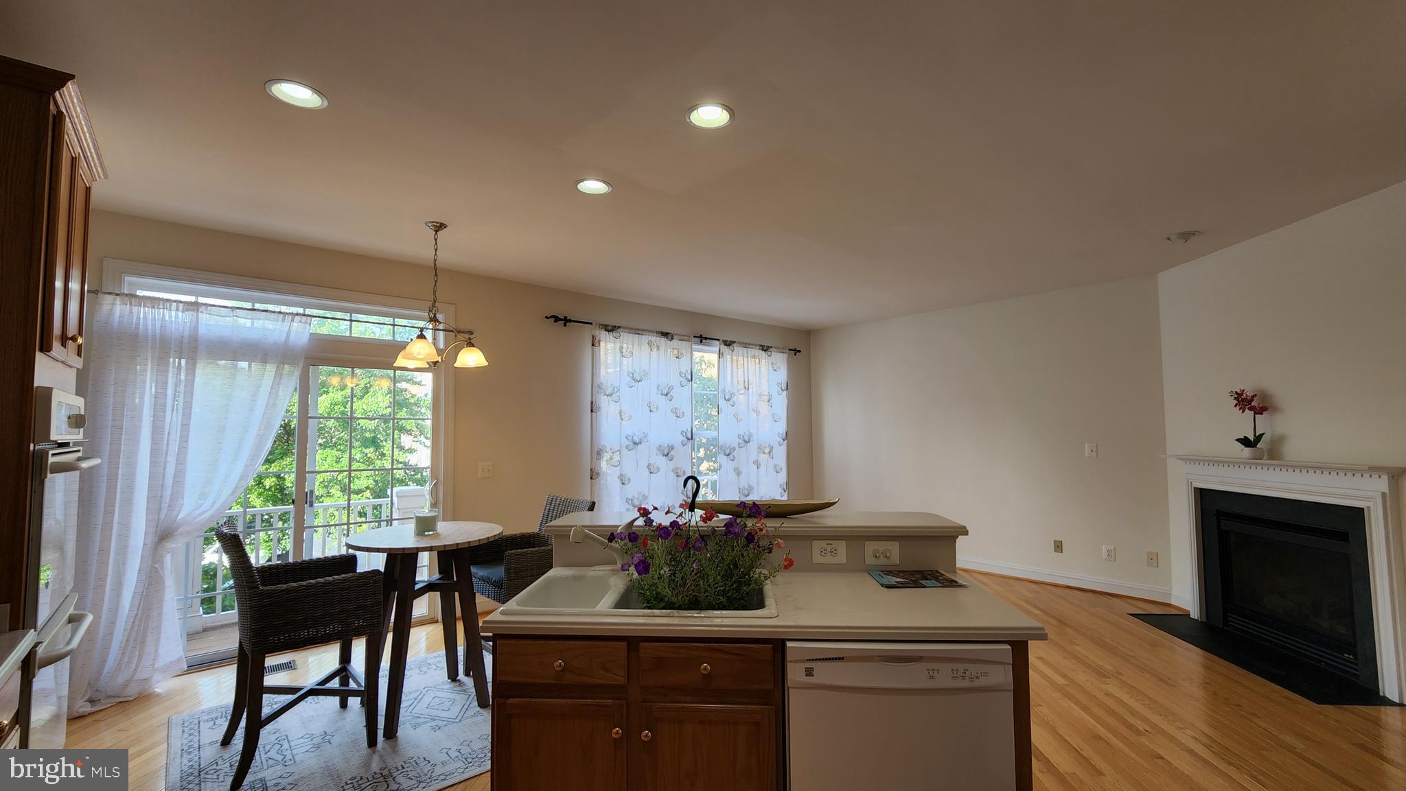 FORTNIGHTLY SQUARE - Residential