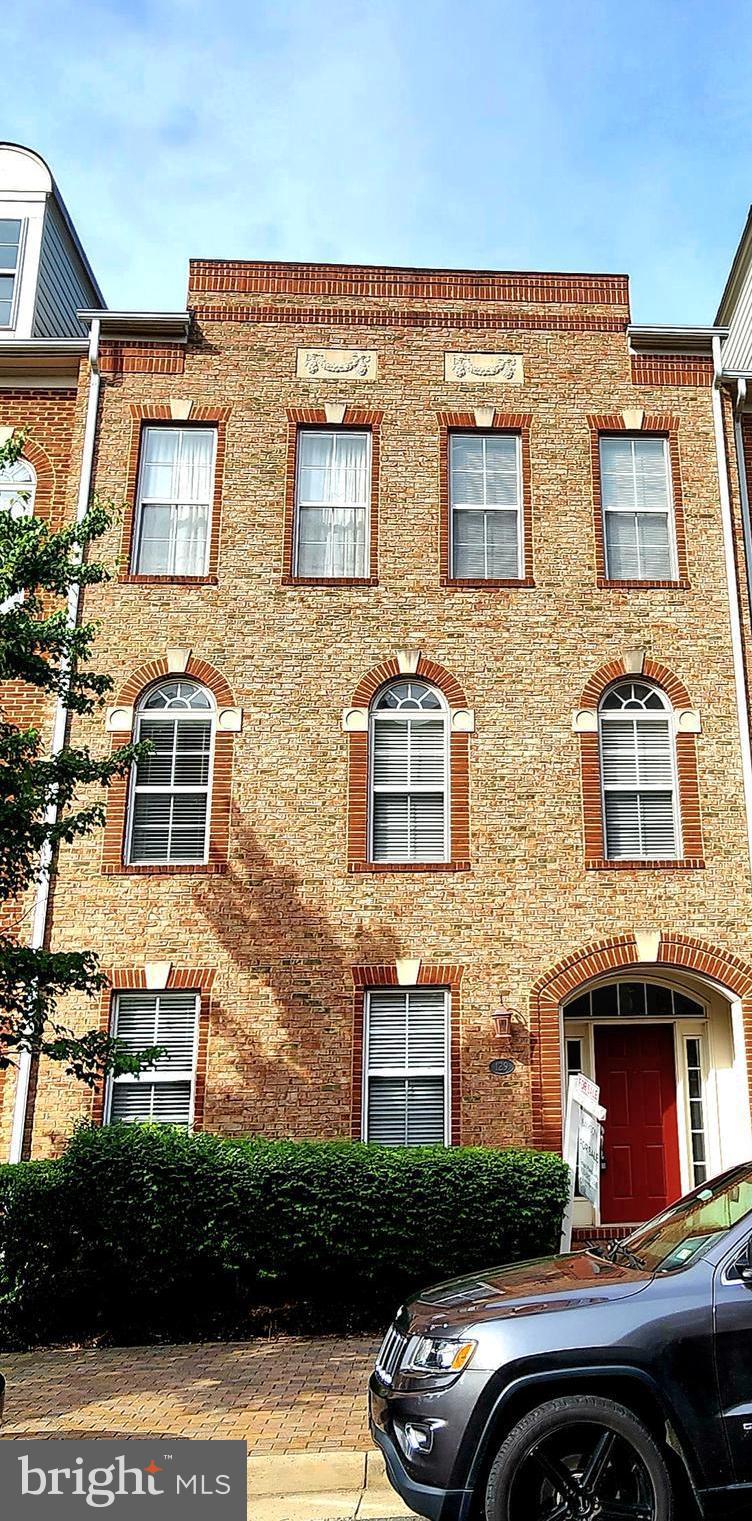 FORTNIGHTLY SQUARE - Residential