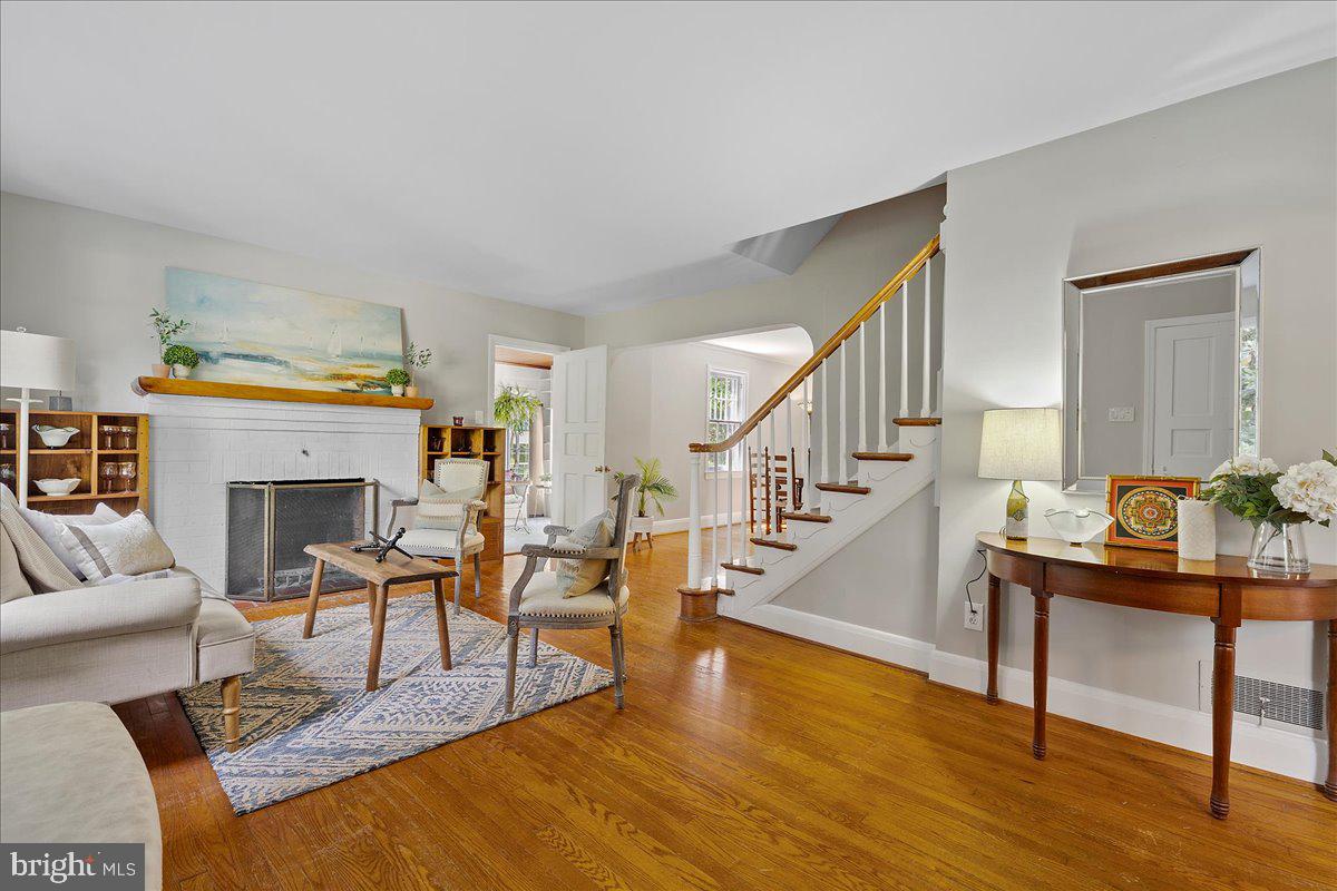 WARDOUR - Residential