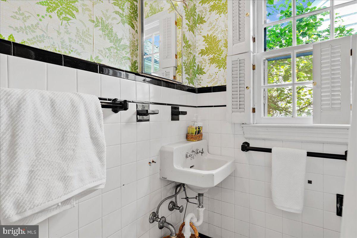 WARDOUR - Residential