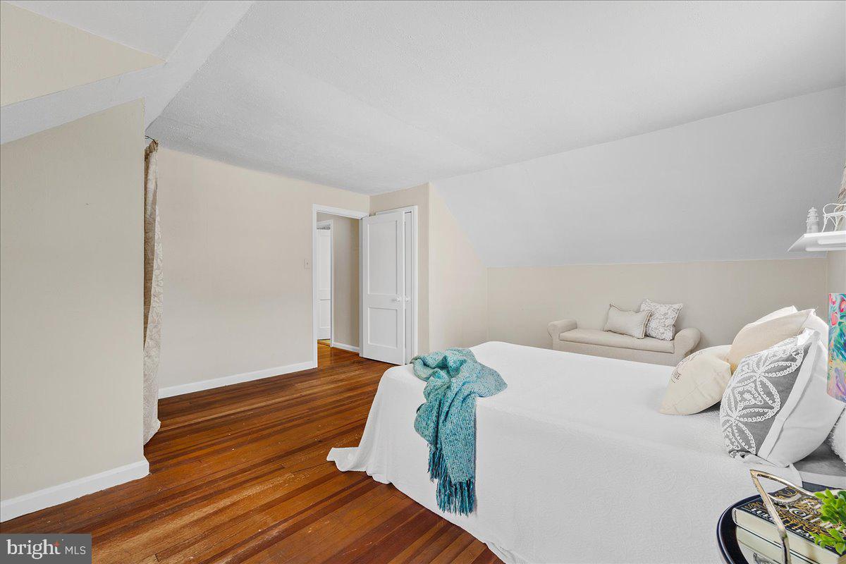 WARDOUR - Residential