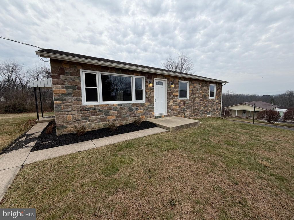 Photo of 1528 Lakeshore Drive, CHAMBERSBURG, PA 17202 (MLS # PAFL2032138)