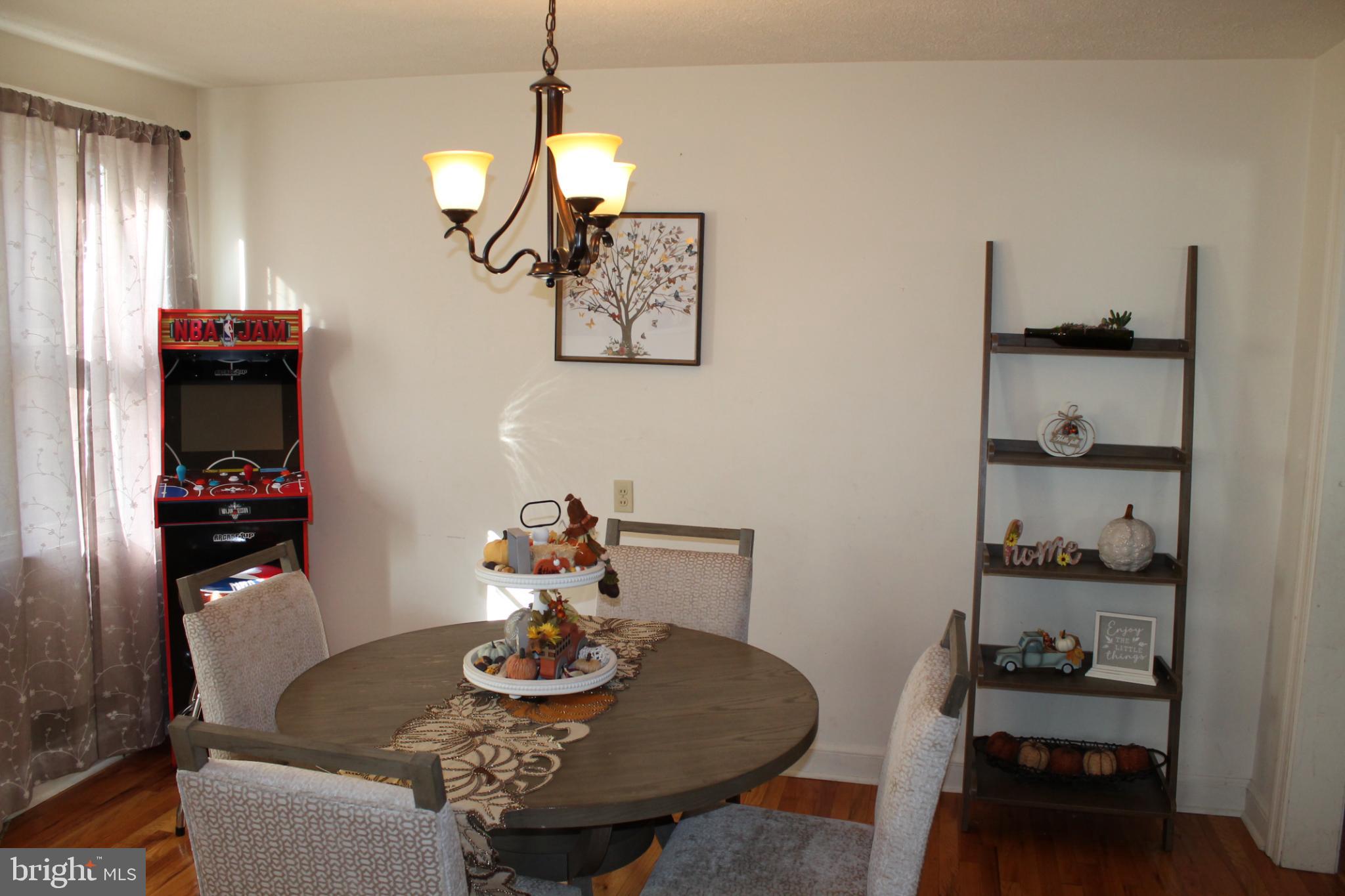 ARTHUR C OATES EST - Residential