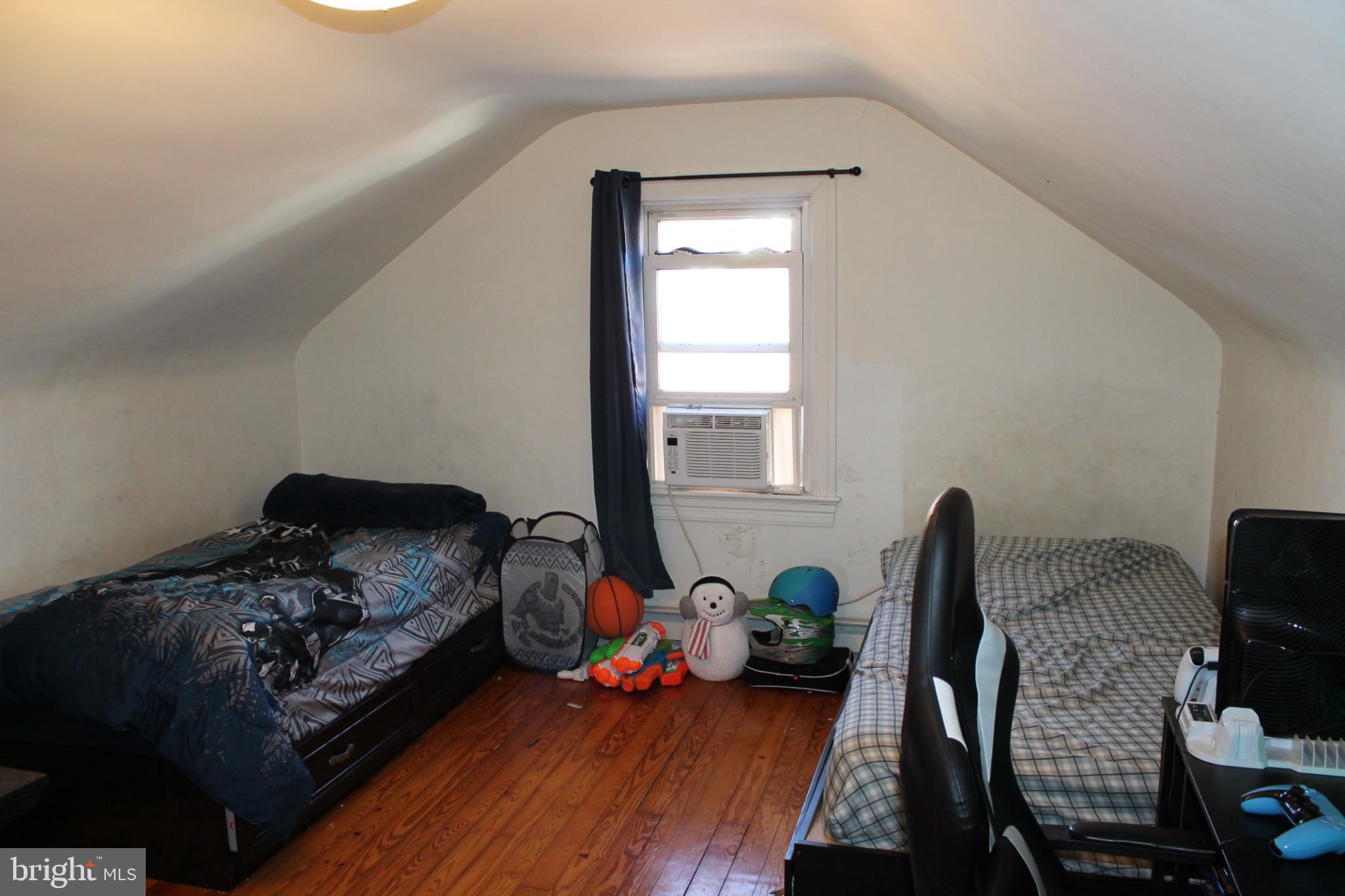 ARTHUR C OATES EST - Residential