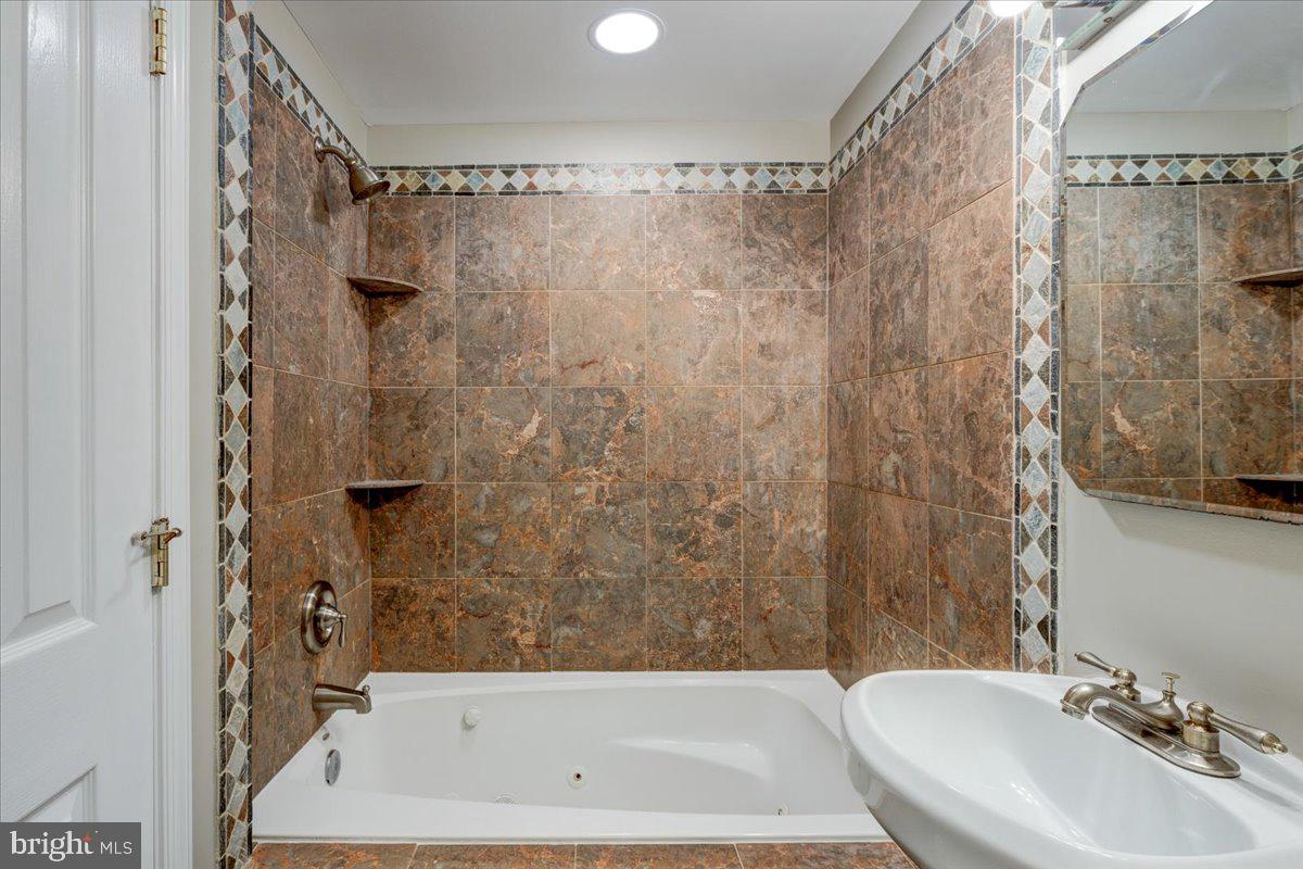 CANTON - Residential Lease