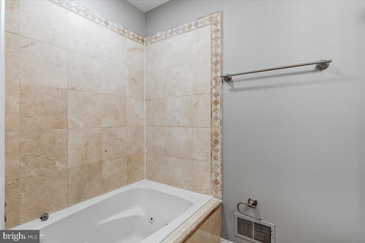 CANTON - Residential Lease