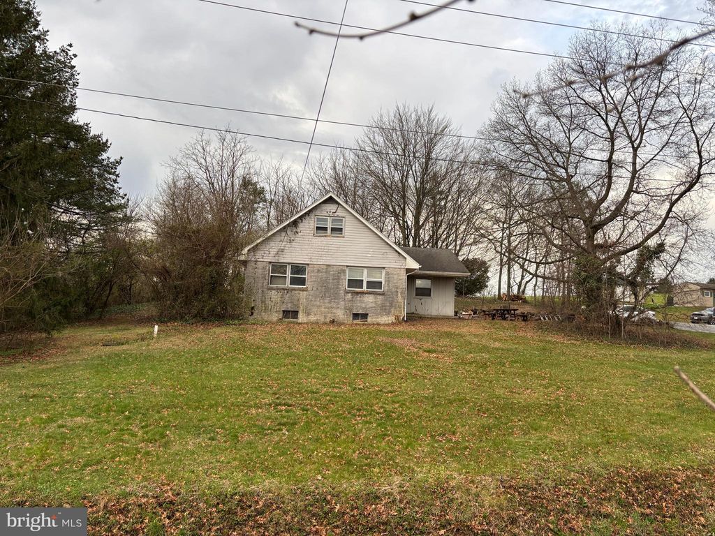 Photo of 39 Hossler Road, MANHEIM, PA 17545 (MLS # PALA2087492)