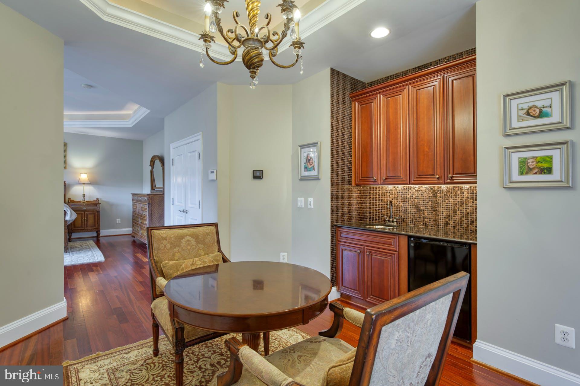 BEACON HILL - Residential