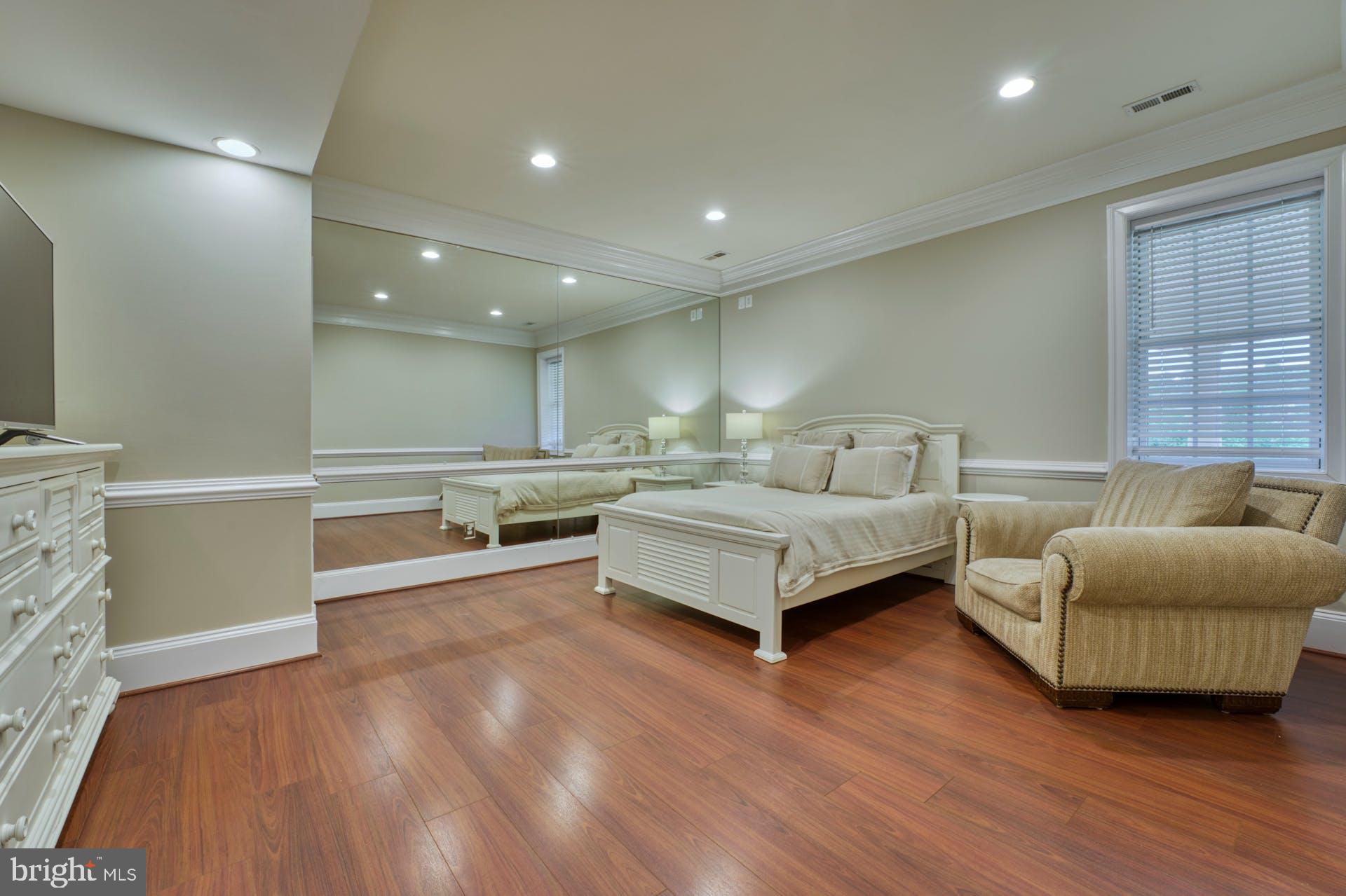 BEACON HILL - Residential