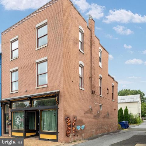 Photo of 401 E Main Street, FRONT ROYAL, VA 22630 (MLS # VAWR2012534)
