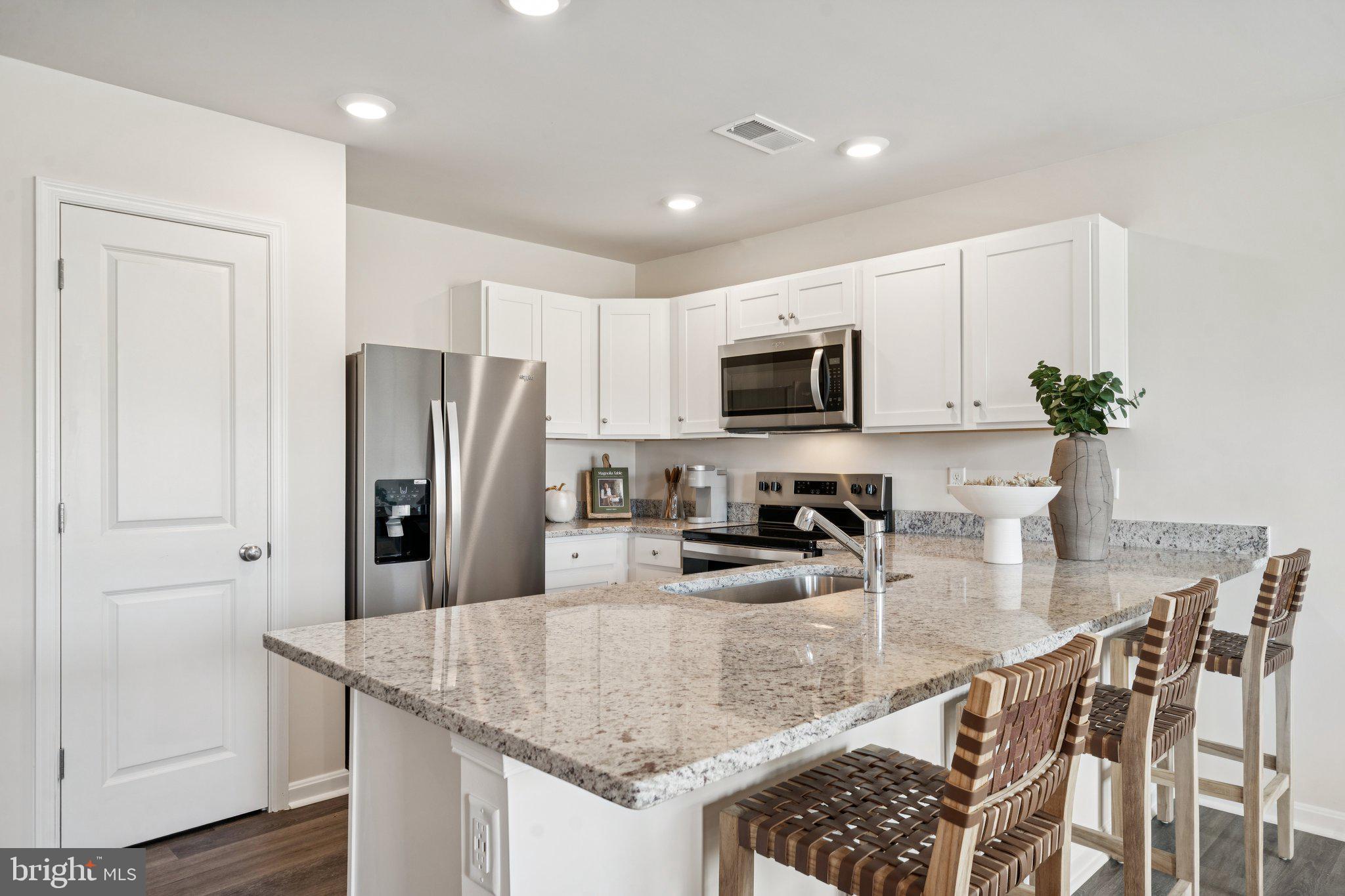 SUMMIT TOWNS - Residential