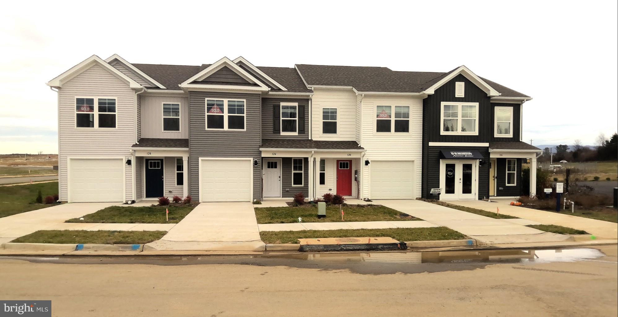 SUMMIT TOWNS - Residential