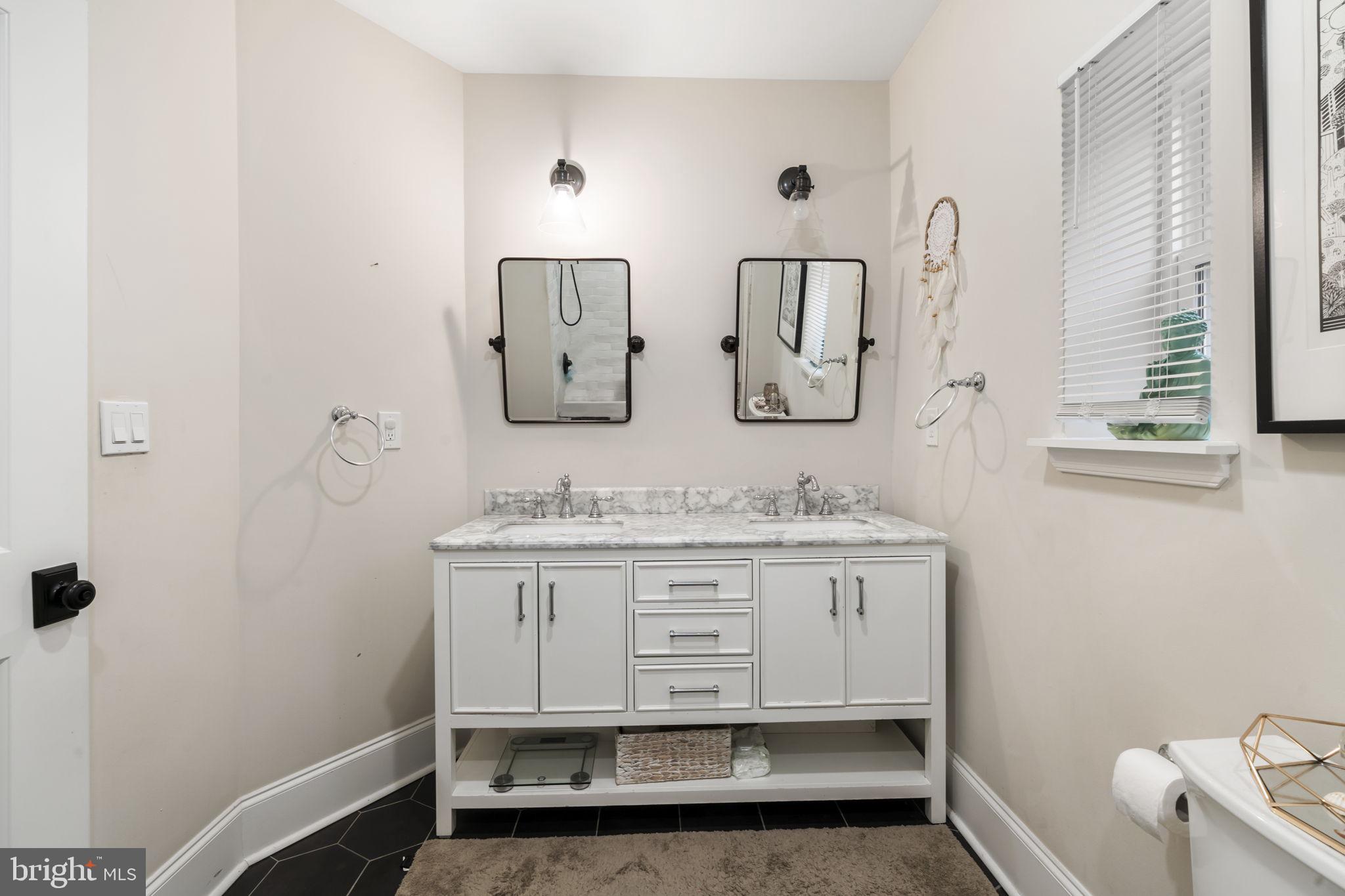 DICKINSON NARROWS - Residential