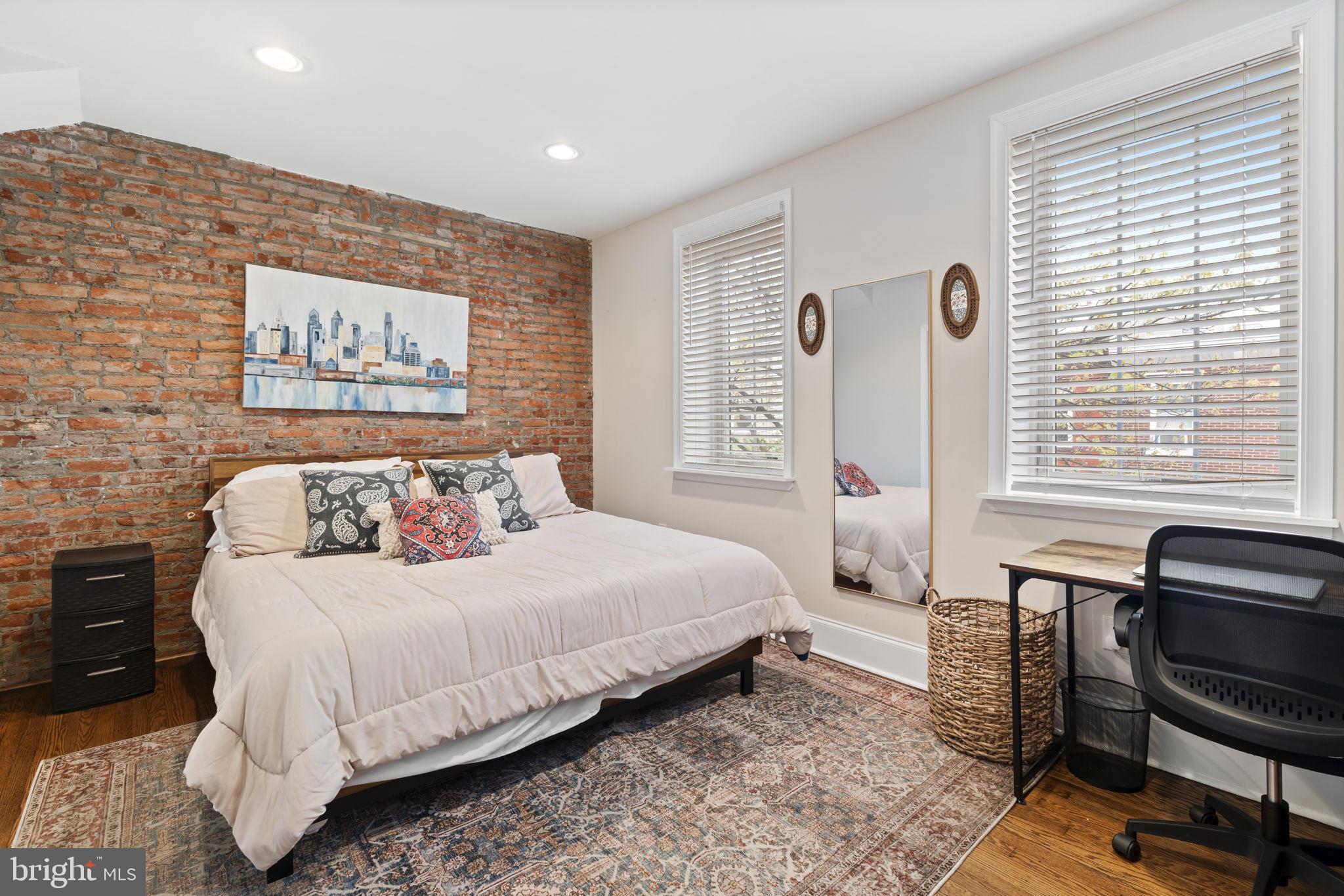 DICKINSON NARROWS - Residential