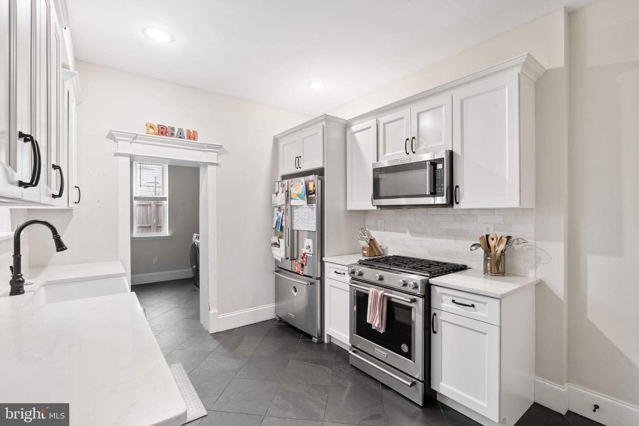 DICKINSON NARROWS - Residential