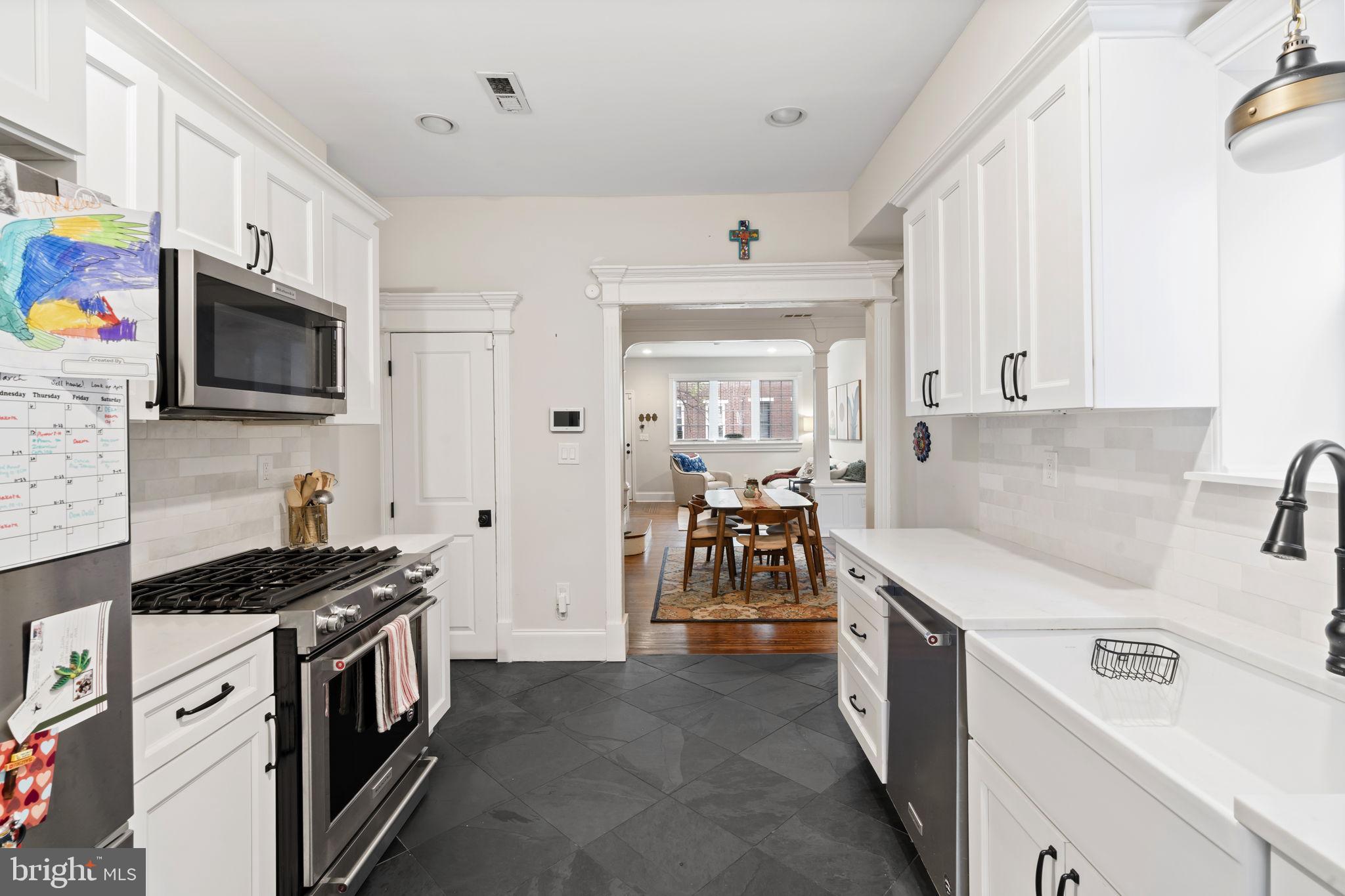 DICKINSON NARROWS - Residential