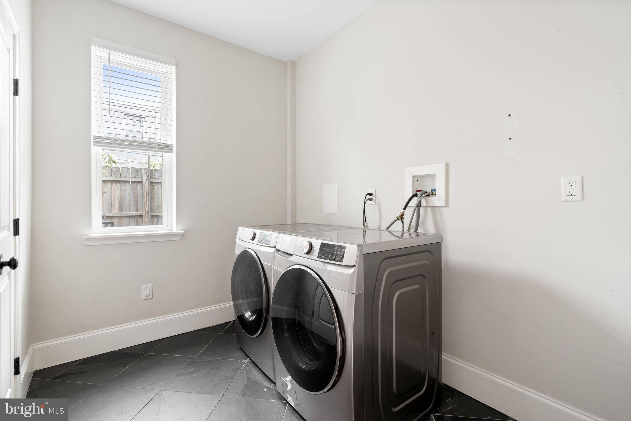 DICKINSON NARROWS - Residential