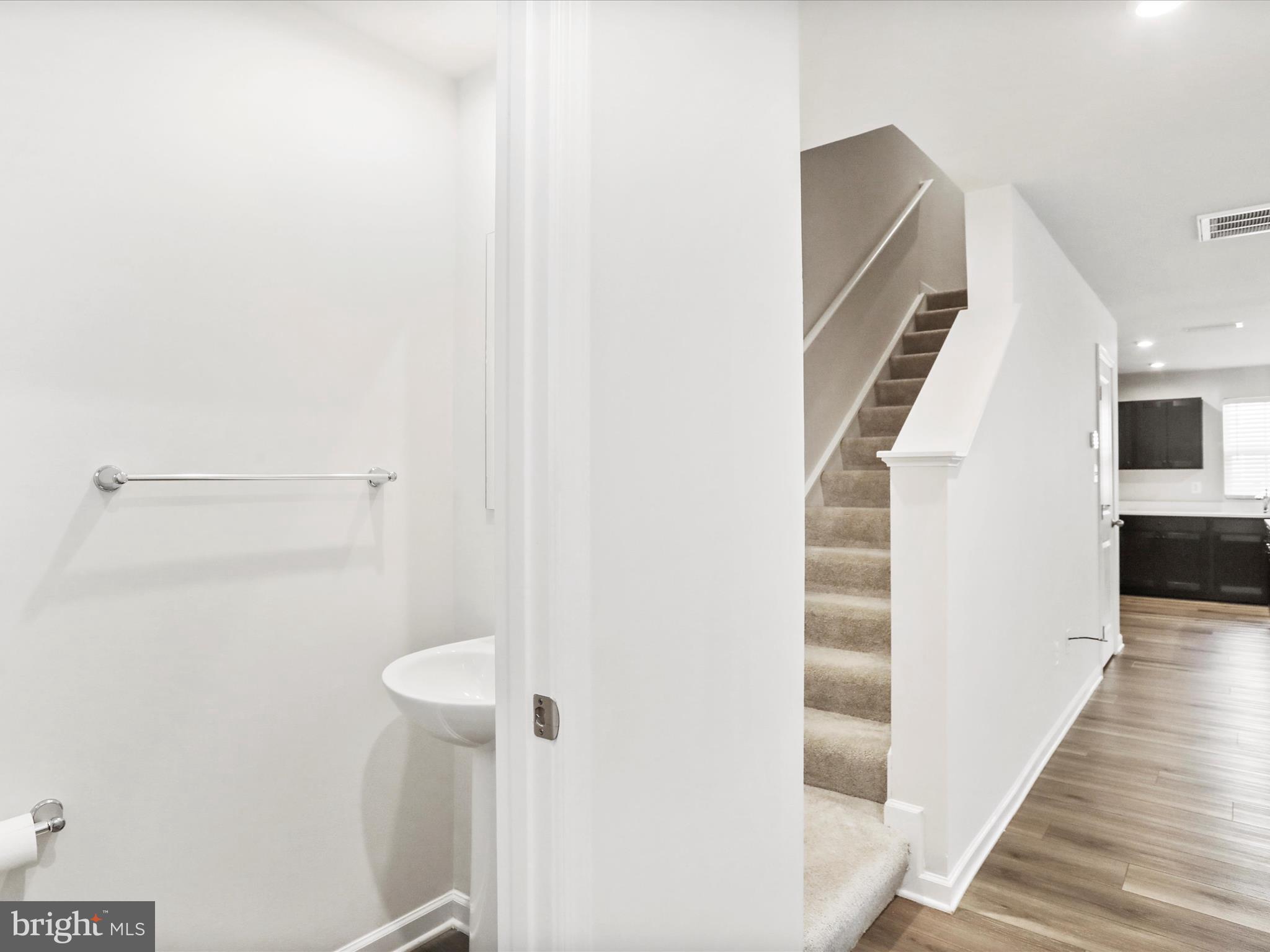 CARDINAL POINTE - Residential