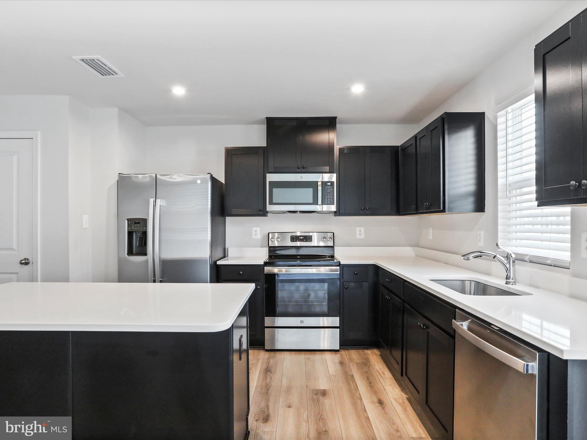 CARDINAL POINTE - Residential