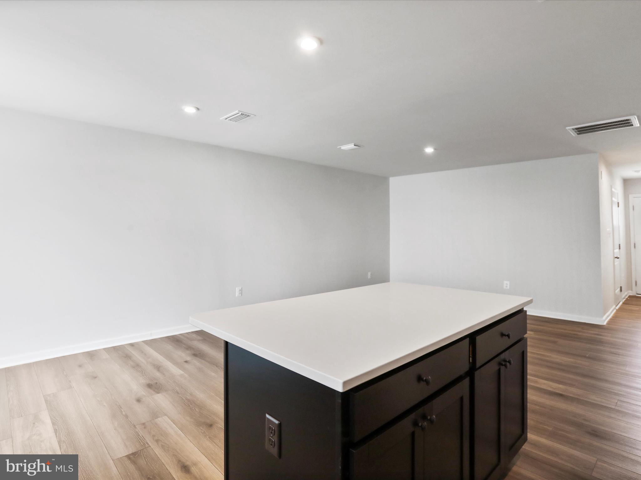 CARDINAL POINTE - Residential