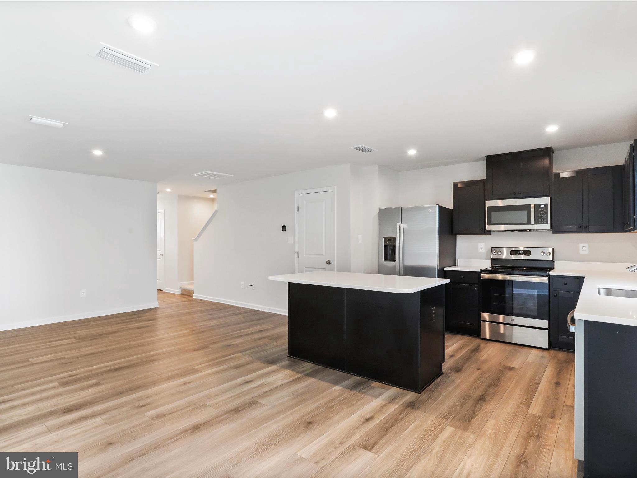 CARDINAL POINTE - Residential