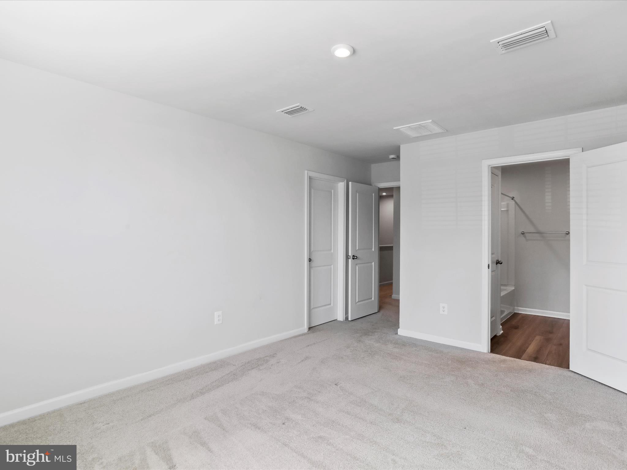 CARDINAL POINTE - Residential