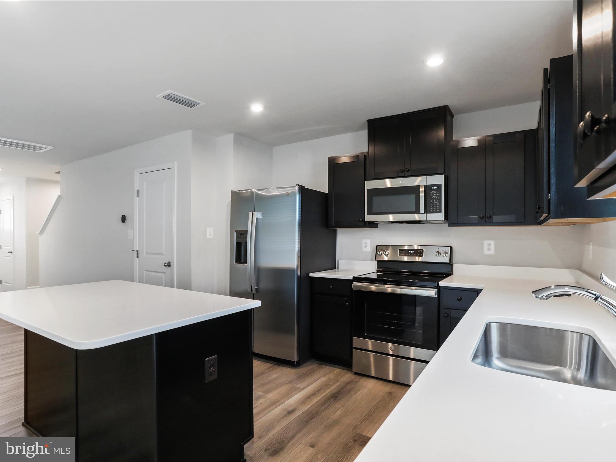 CARDINAL POINTE - Residential