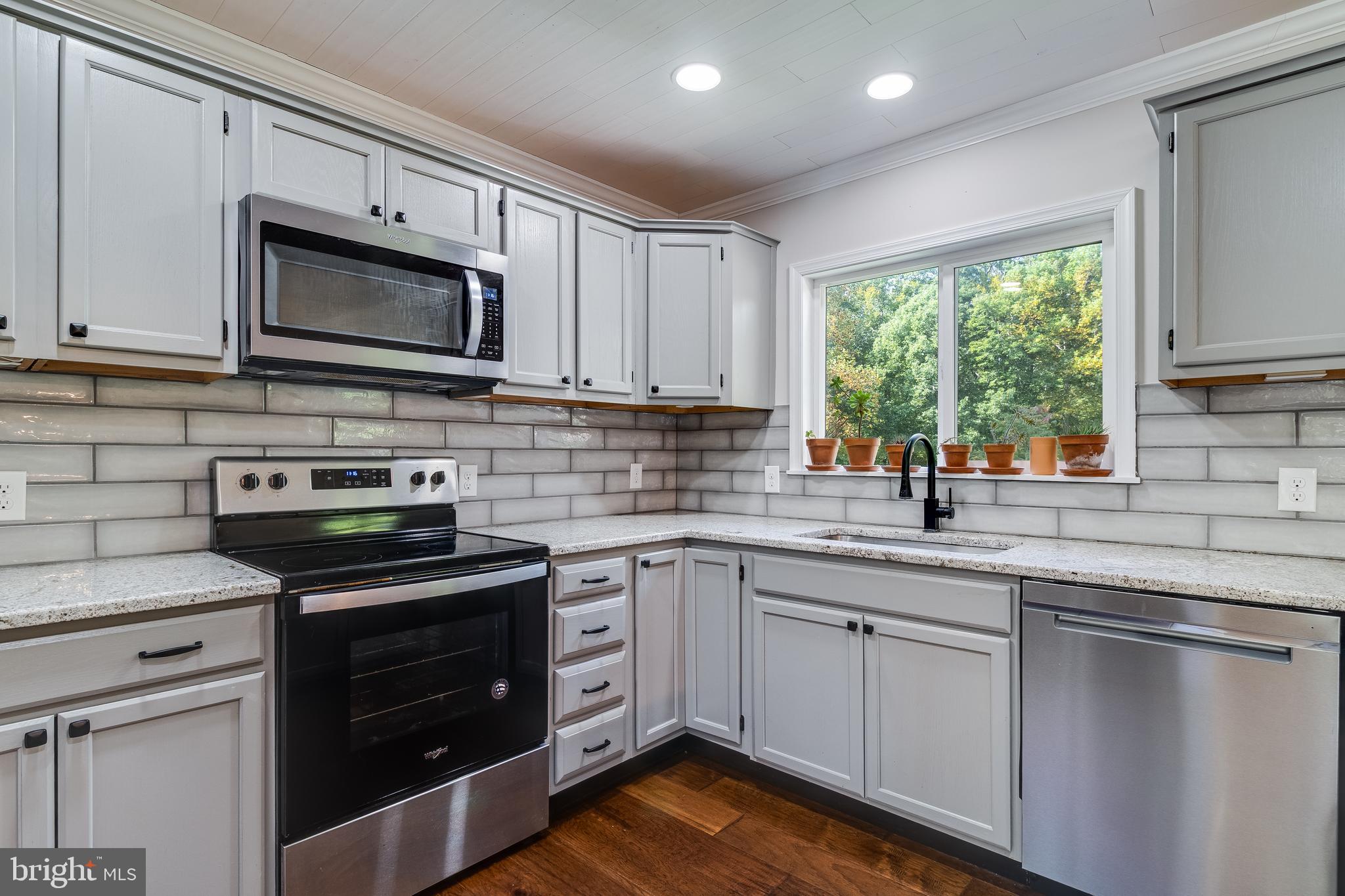 GARDEN ESTATES - Residential