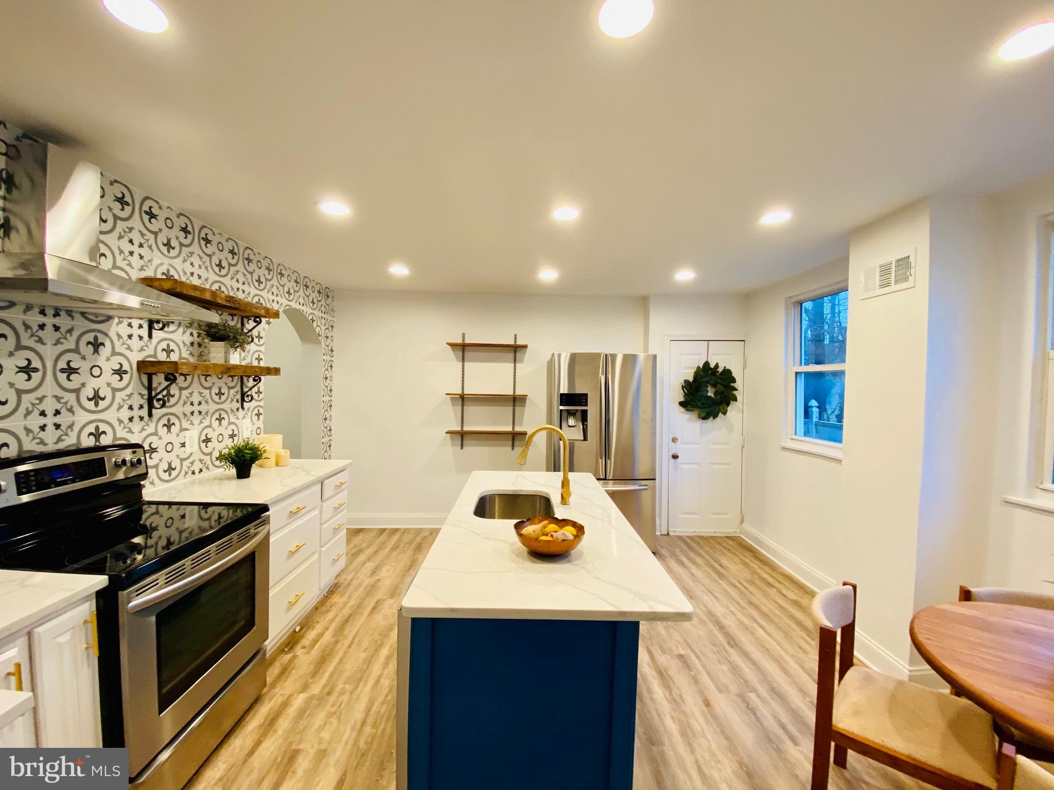 WAVERLY - Residential Income