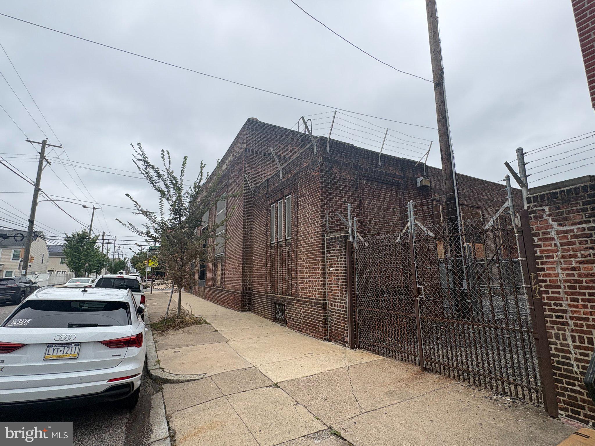 1835 W OXFORD STREET