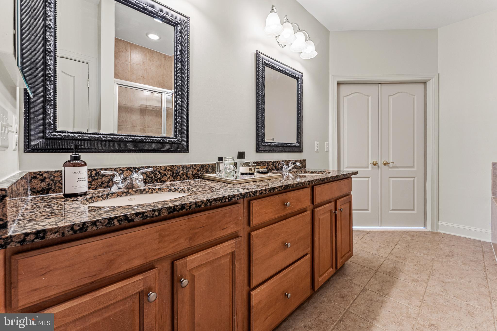 LANSDOWNE ON THE POTOMAC - Residential