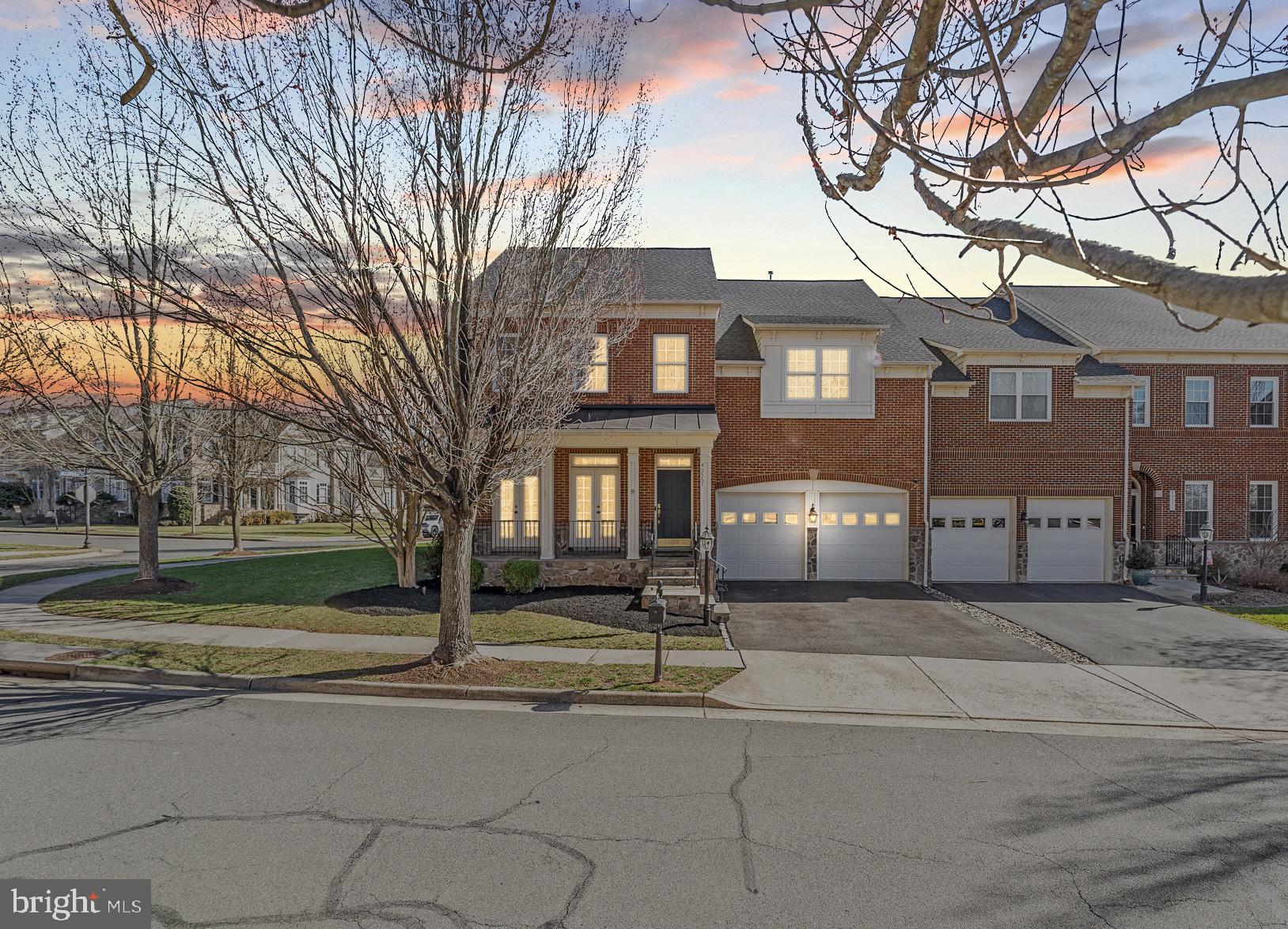 LANSDOWNE ON THE POTOMAC - Residential