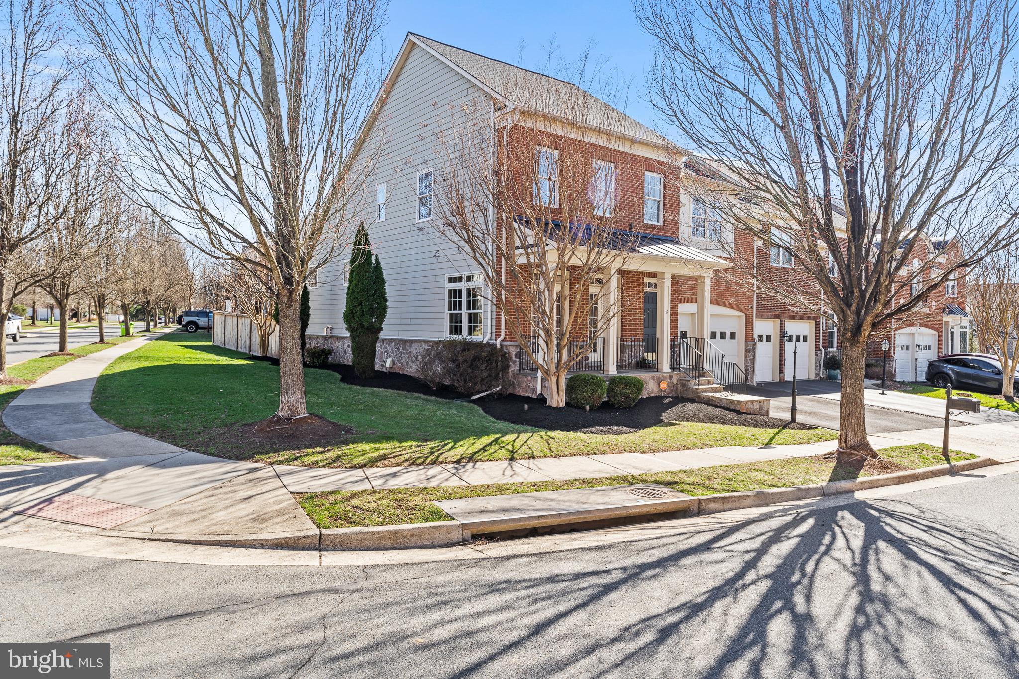 LANSDOWNE ON THE POTOMAC - Residential