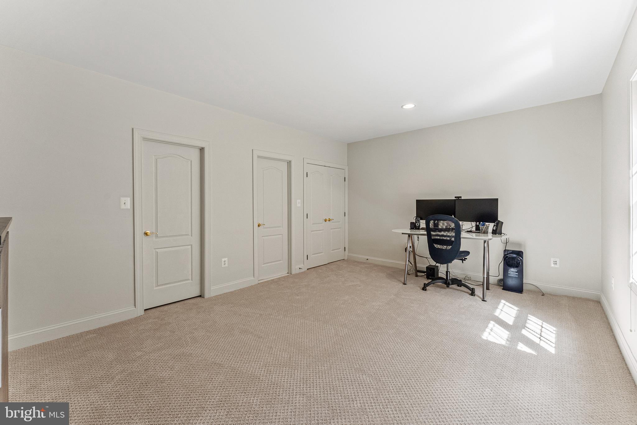 LANSDOWNE ON THE POTOMAC - Residential