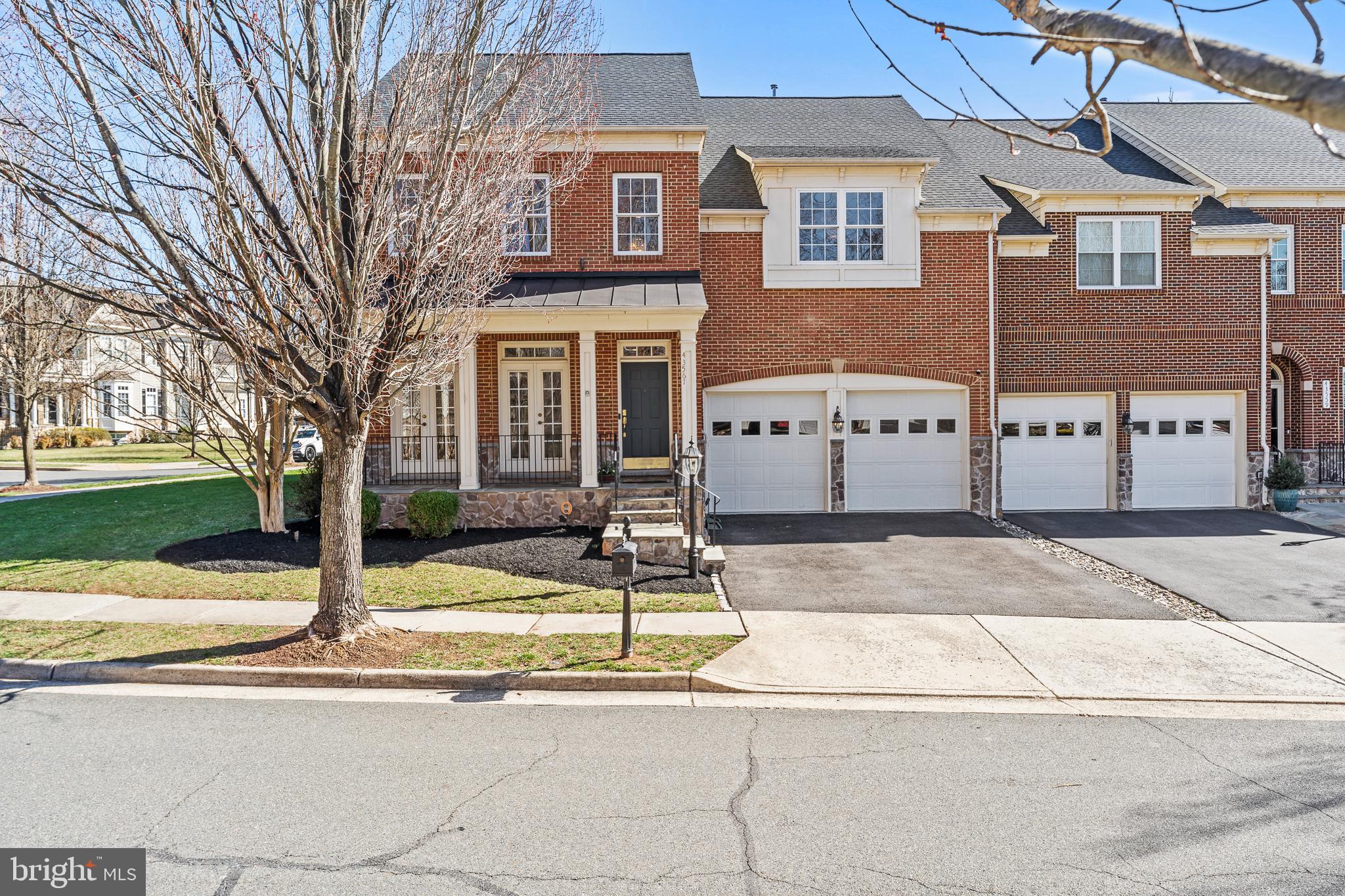 LANSDOWNE ON THE POTOMAC - Residential