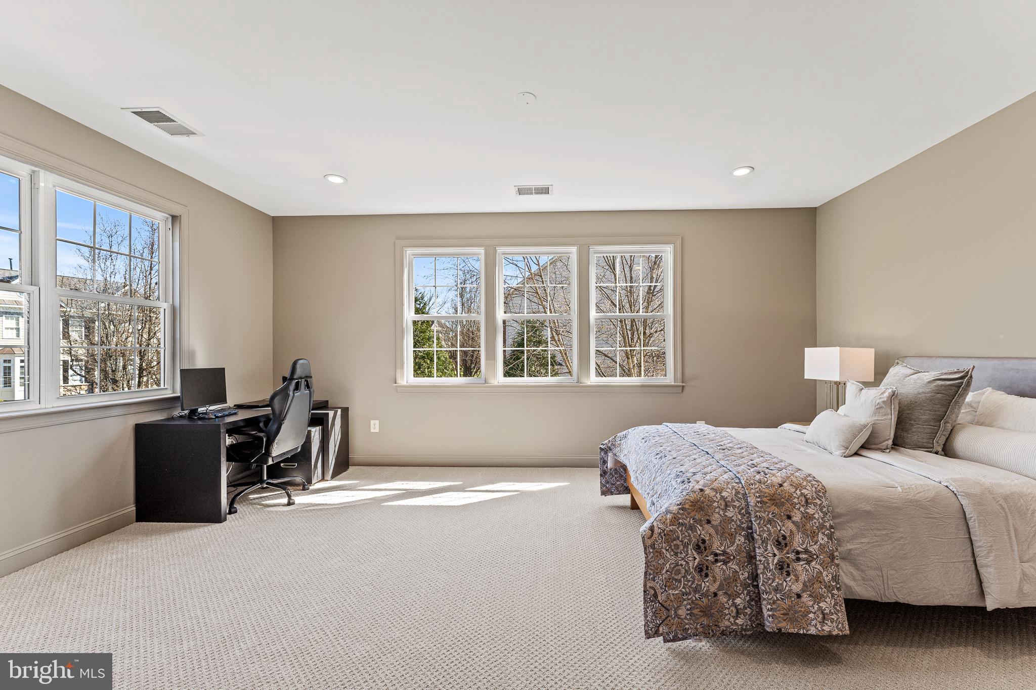 LANSDOWNE ON THE POTOMAC - Residential