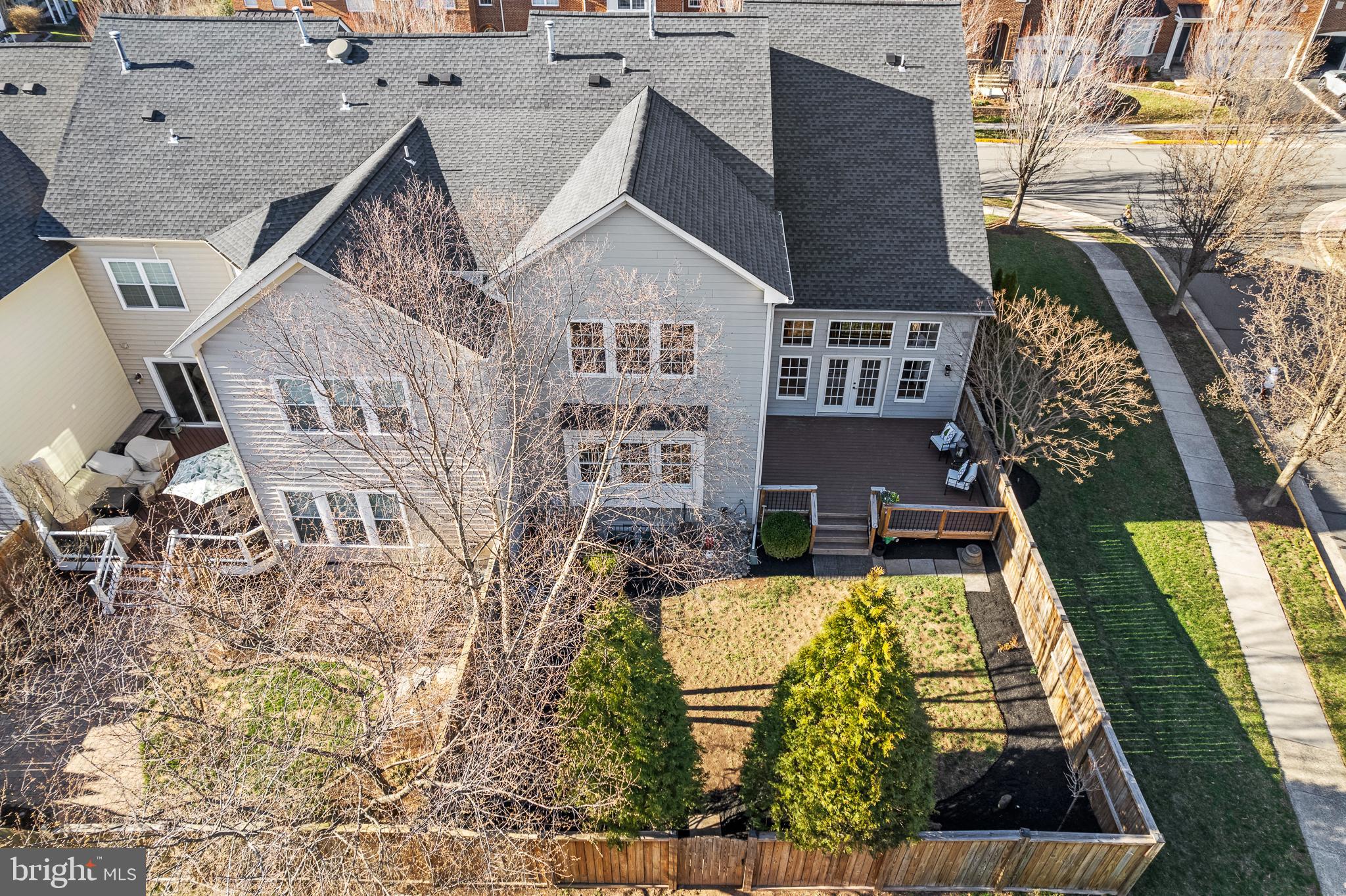 LANSDOWNE ON THE POTOMAC - Residential