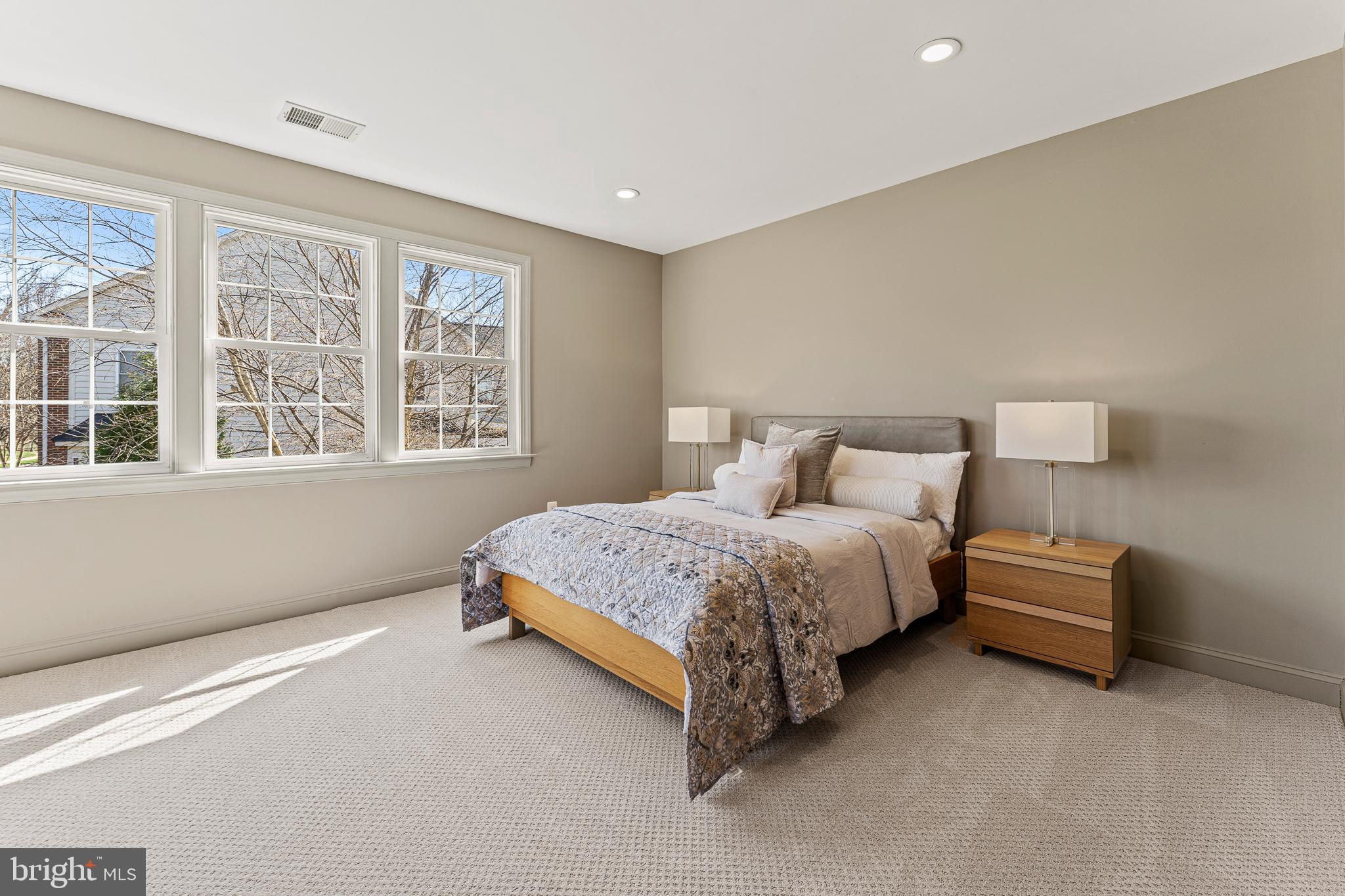 LANSDOWNE ON THE POTOMAC - Residential