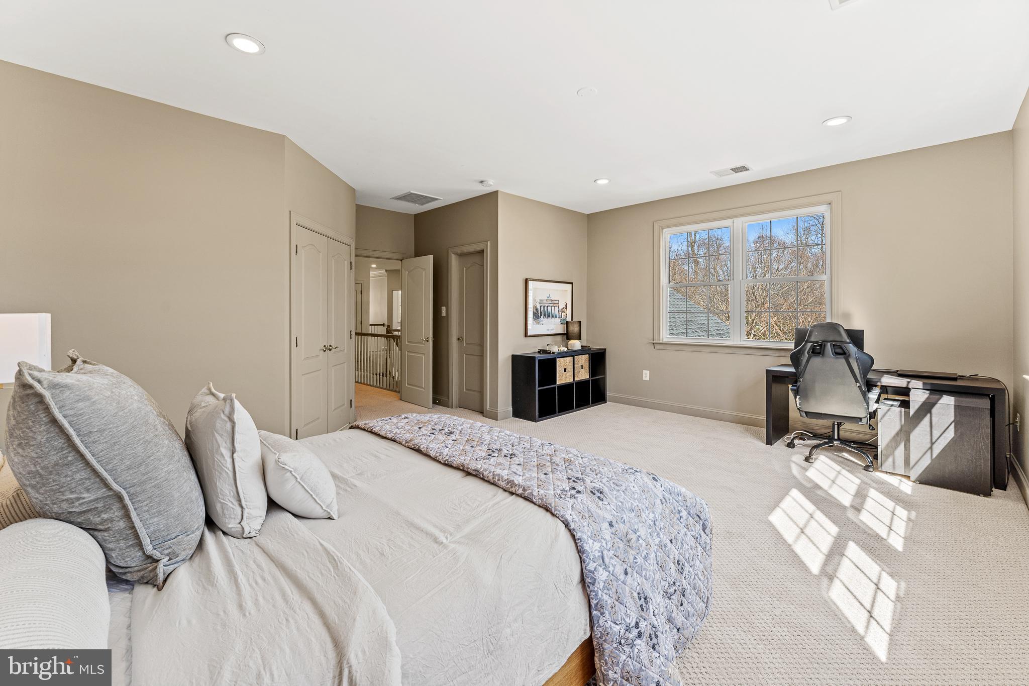 LANSDOWNE ON THE POTOMAC - Residential